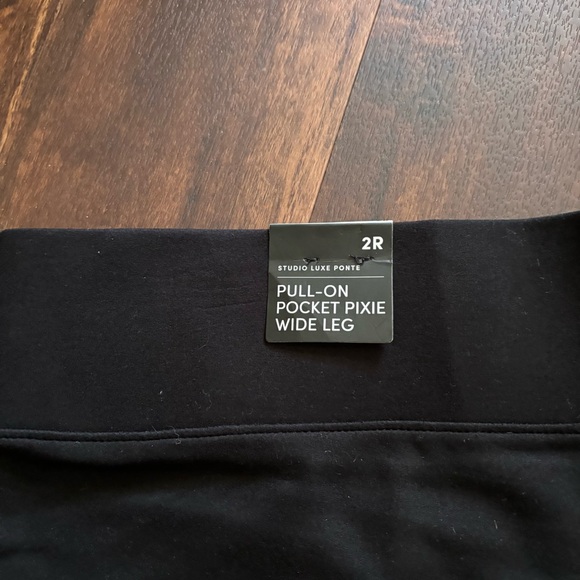Torrid pull-on pocket pixie wide leg black size 2R nwt - Picture 6 of 7
